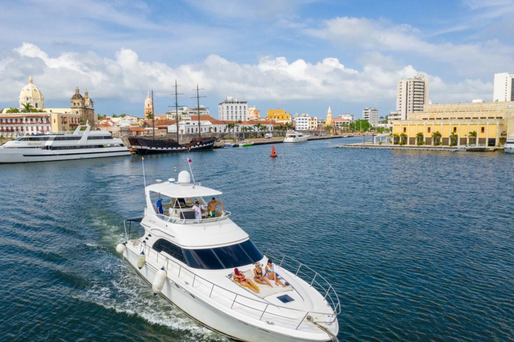 Yates de lujo en Cartagena | Alquiler exclusivo 35 Exclusivo yate en el Caribe