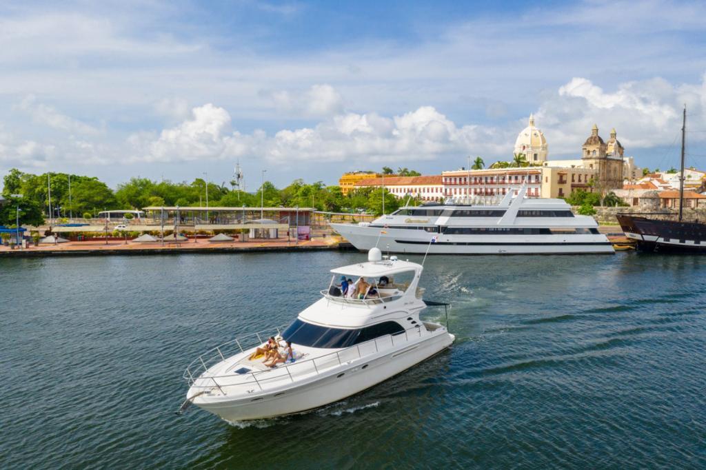 Yates de lujo en Cartagena | Alquiler exclusivo 29 Atardecer desde un yate