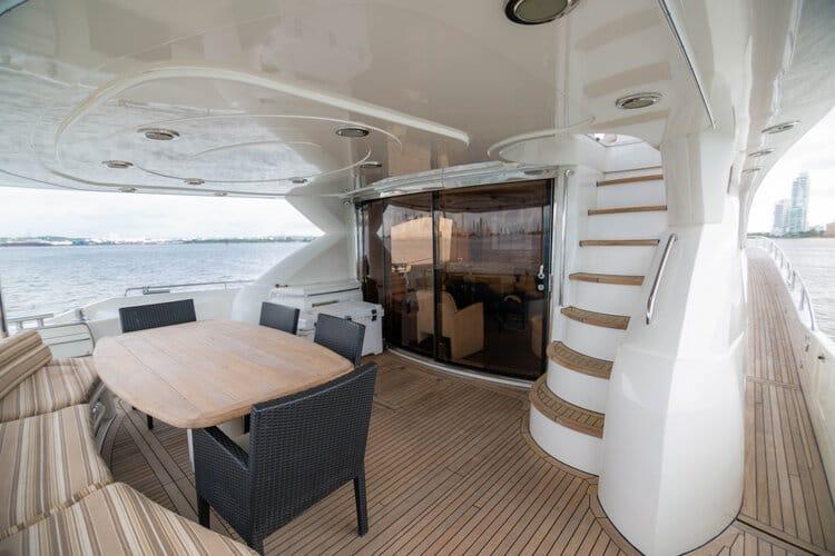 Yates de lujo en Cartagena | Alquiler exclusivo 63 Lujo y comodidad en el Caribe con yates