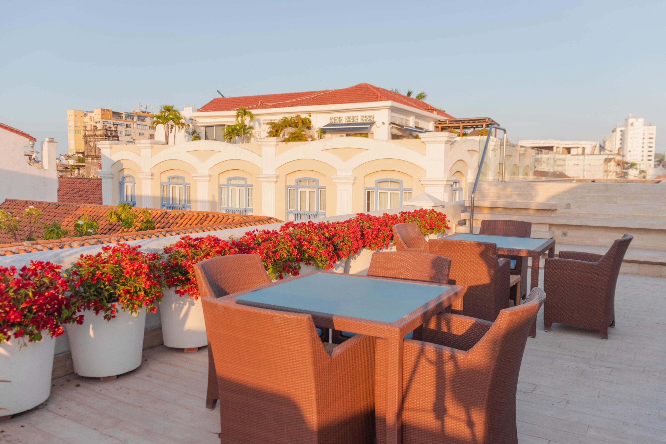 Art Luxury 49 Terraza del apartamento Art Luxury con zona de BBQ y jacuzzi al aire libre en Cartagena