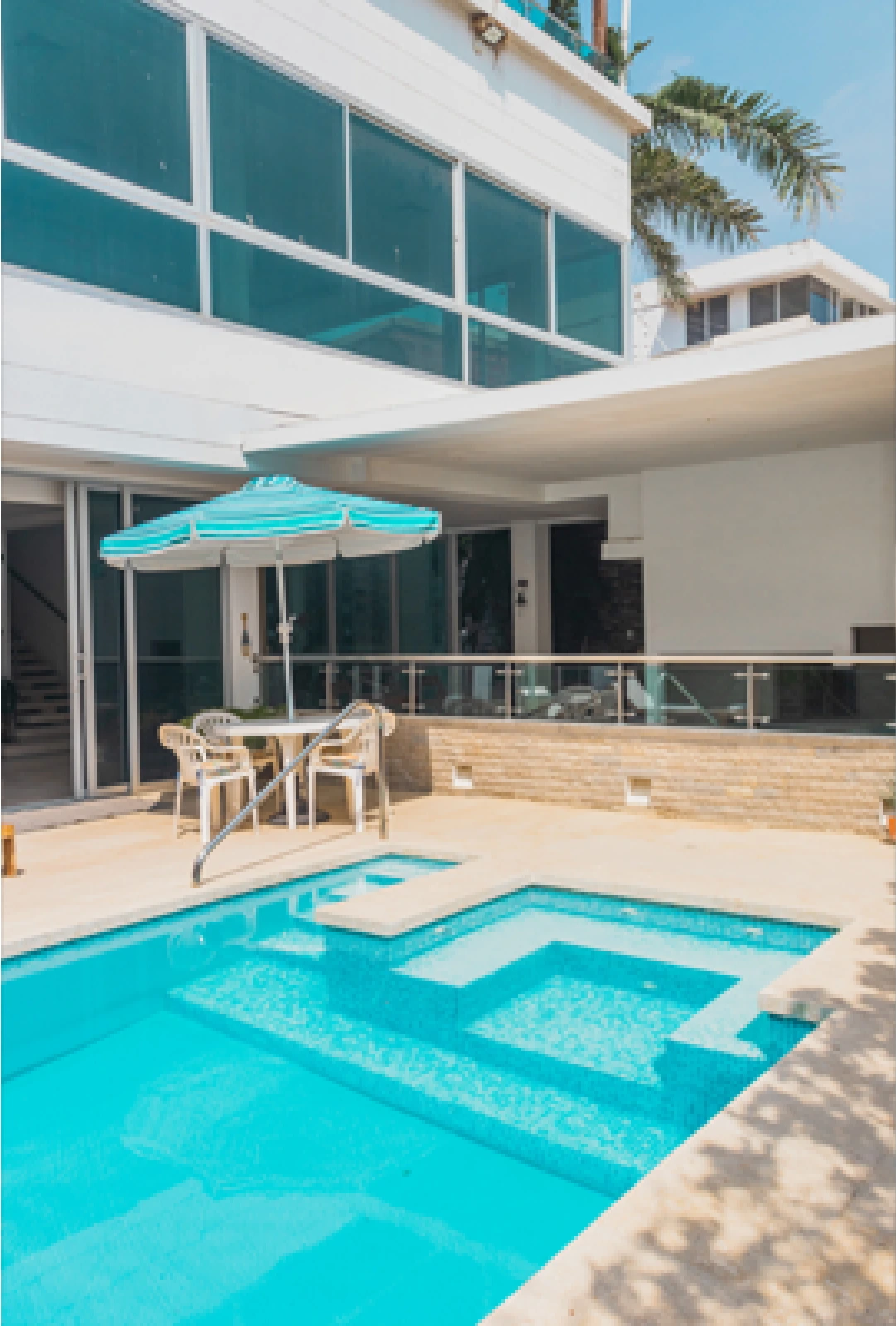 Casa del Faro, renta vacacional en Cartagena con vistas al mar y piscina de borde infinito