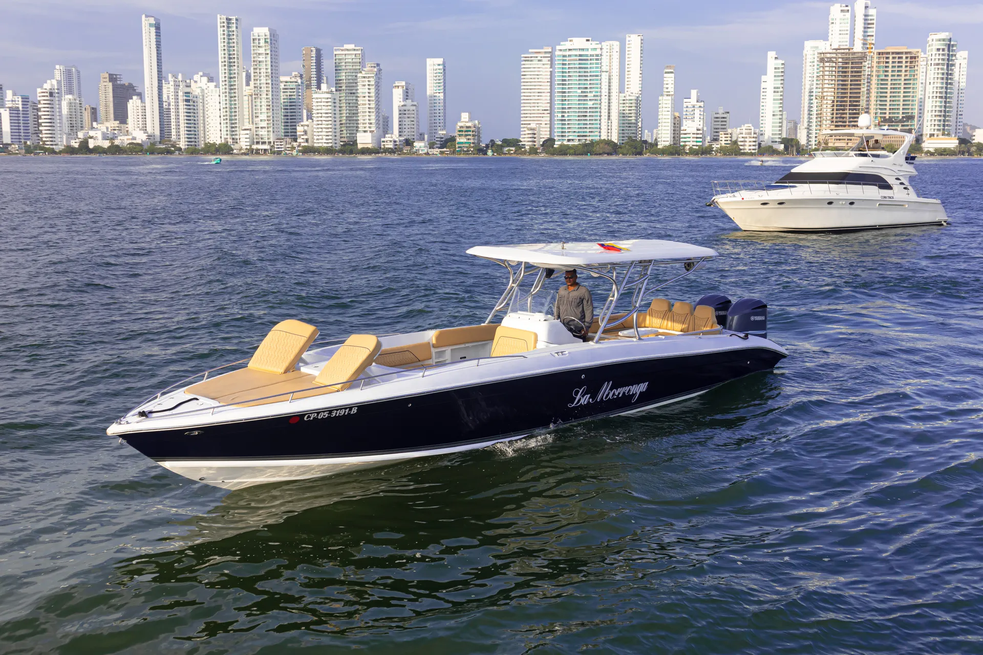 Yates de lujo en Cartagena | Alquiler exclusivo 13 Alquila La Morronga, un yate privado de lujo en Cartagena con tripulación incluida